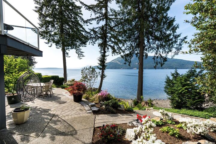Property Photo:  958 Lands End Rd  BC V8L 4R4 