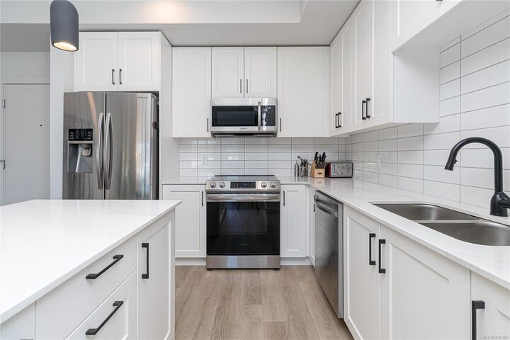 Property Photo:  2465 Gateway Rd 301  BC V9B 5X3 