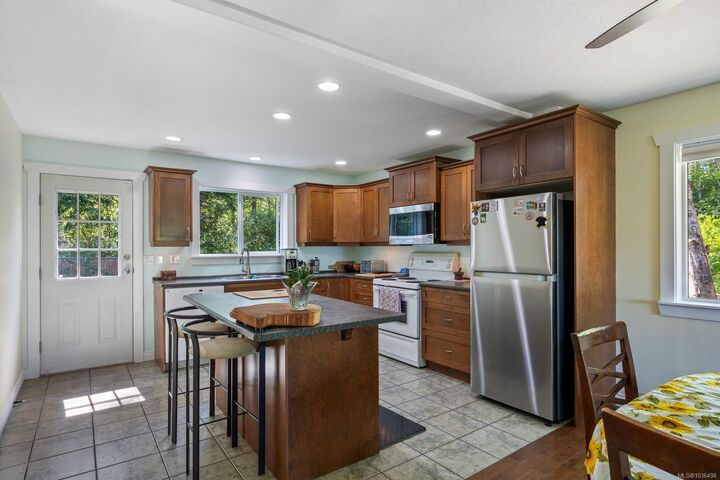 Property Photo:  2700 Tater Pl B  BC V9N 8Z5 