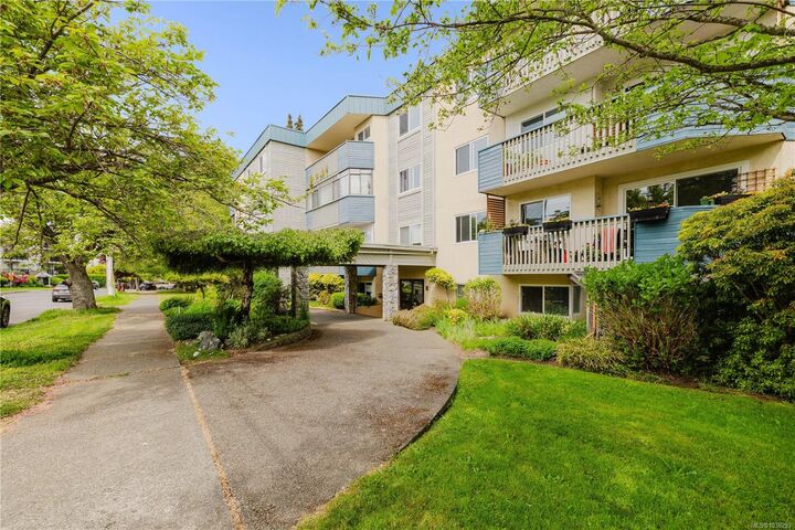 Property Photo:  1012 Collinson St 403  BC V8V 3C1 