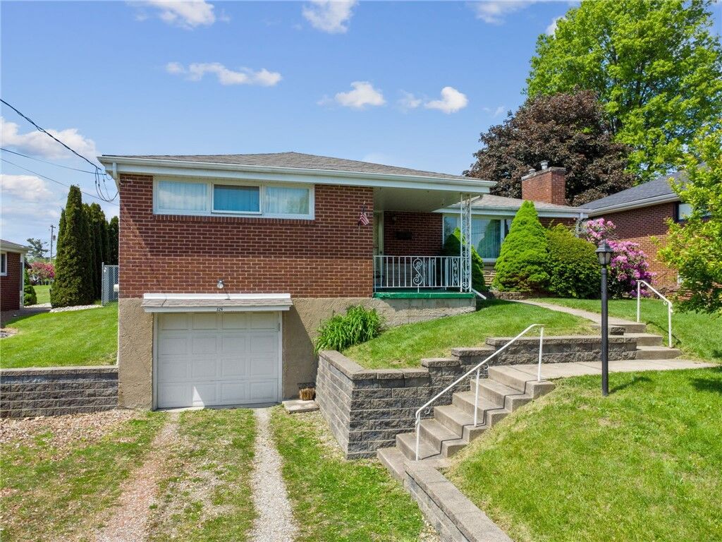 Property Photo: 324 Grove Dr PA 15068