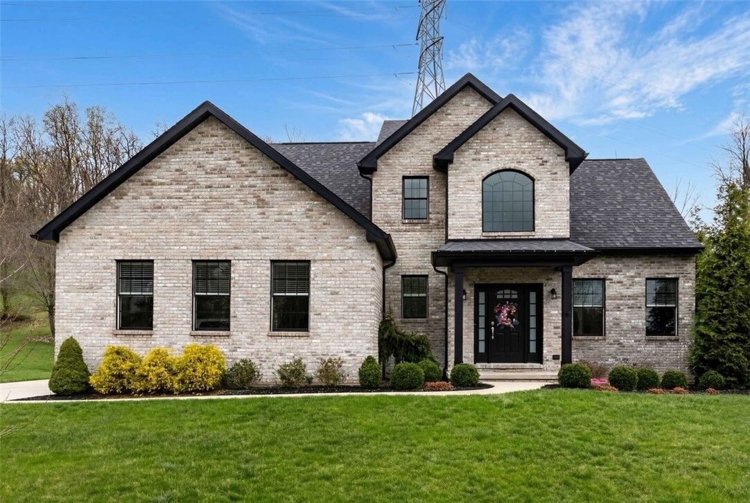 Property Photo: 2547 Forest Brook Dr PA 15241