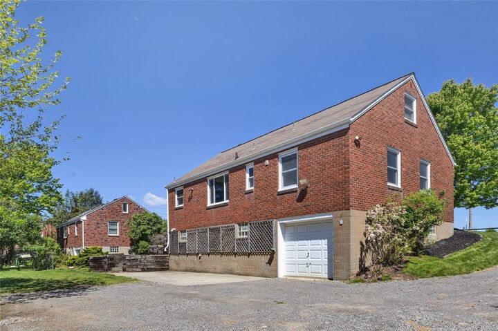 Property Photo:  180 Bonnie View Dr  PA 15090 