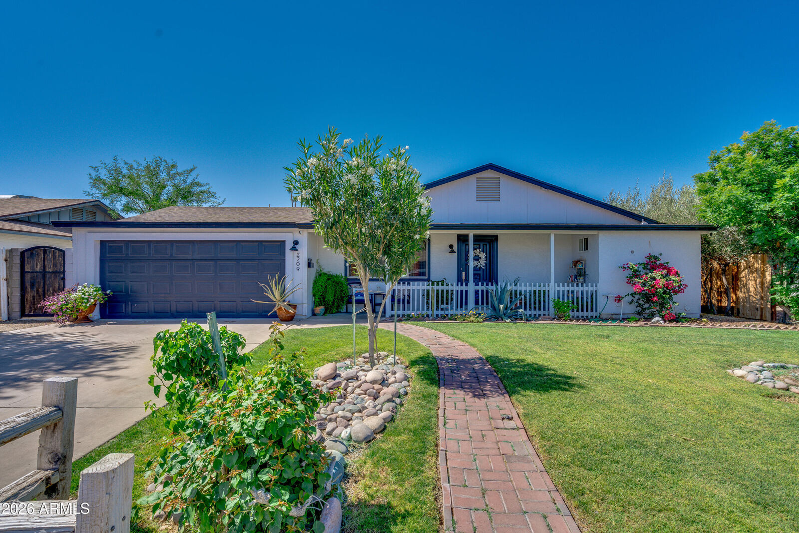 Property Photo:  2209 W Edgewood Avenue  AZ 85202 