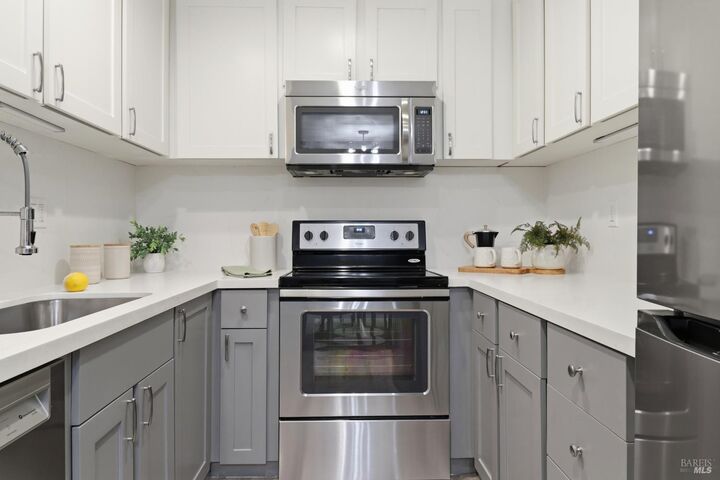 Property Photo:  100 Marin Center Drive 31  CA 94903 