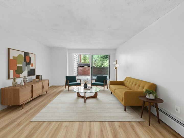 Property Photo:  588 E 5 Street 111  BC V5T 4H6 