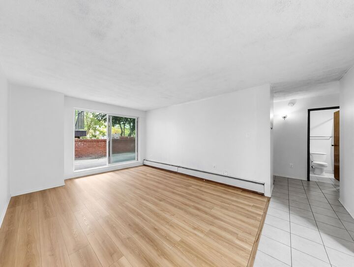 Property Photo: 588 E 5 Avenue 111 BC V5T 4H6