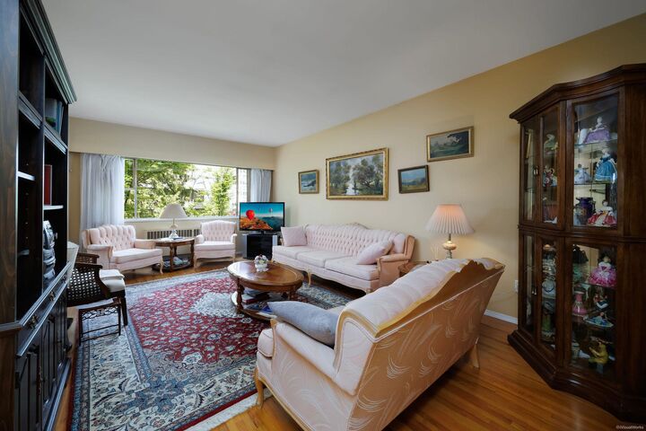 Property Photo: 2146 W 43rd Avenue 204 BC V6M 2E1