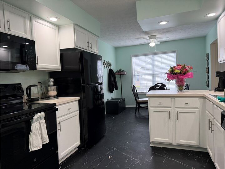 Property Photo:  202 Twin Pines Ct Court  NY 14616 
