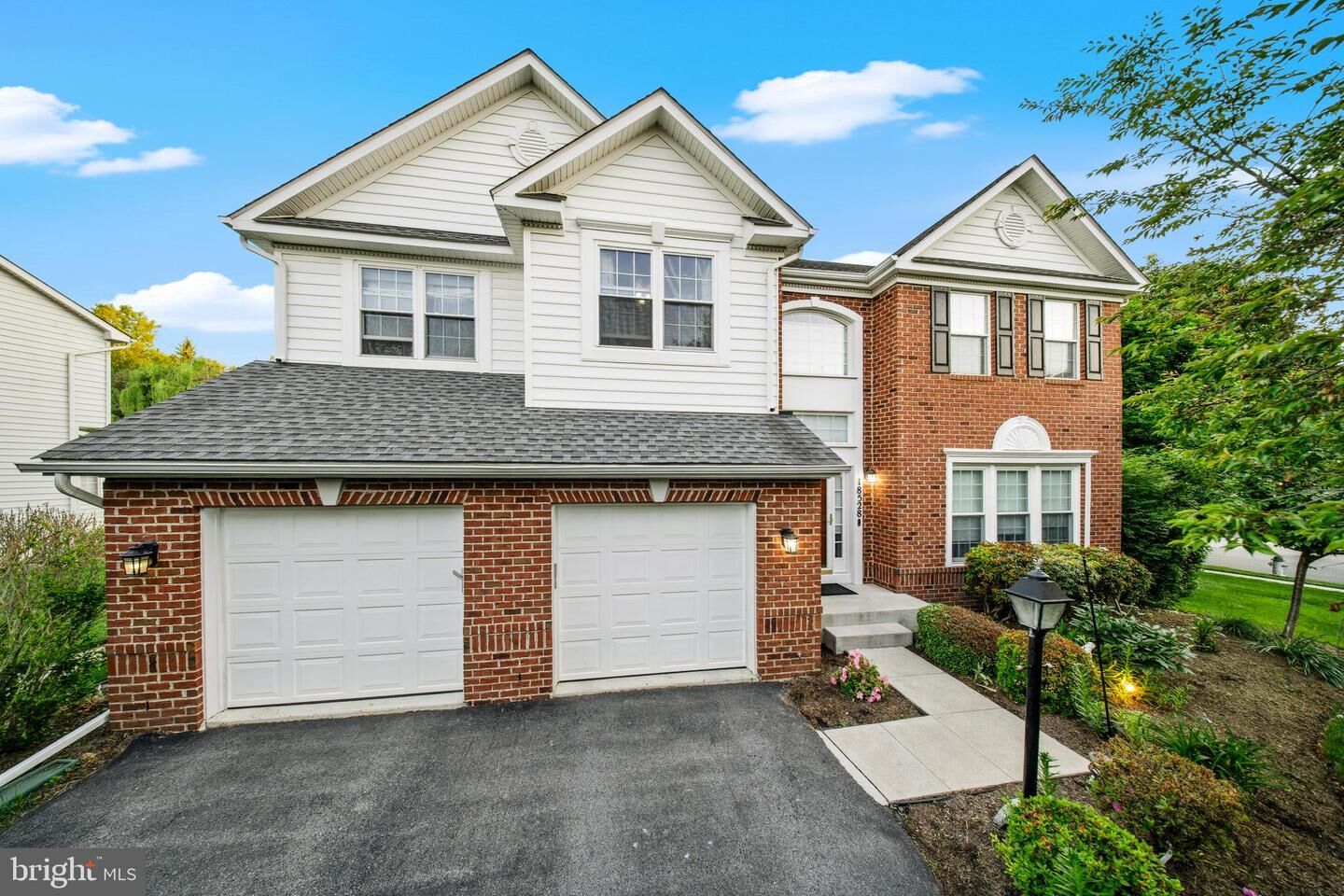 Property Photo:  18528 Denhigh Circle  MD 20832 