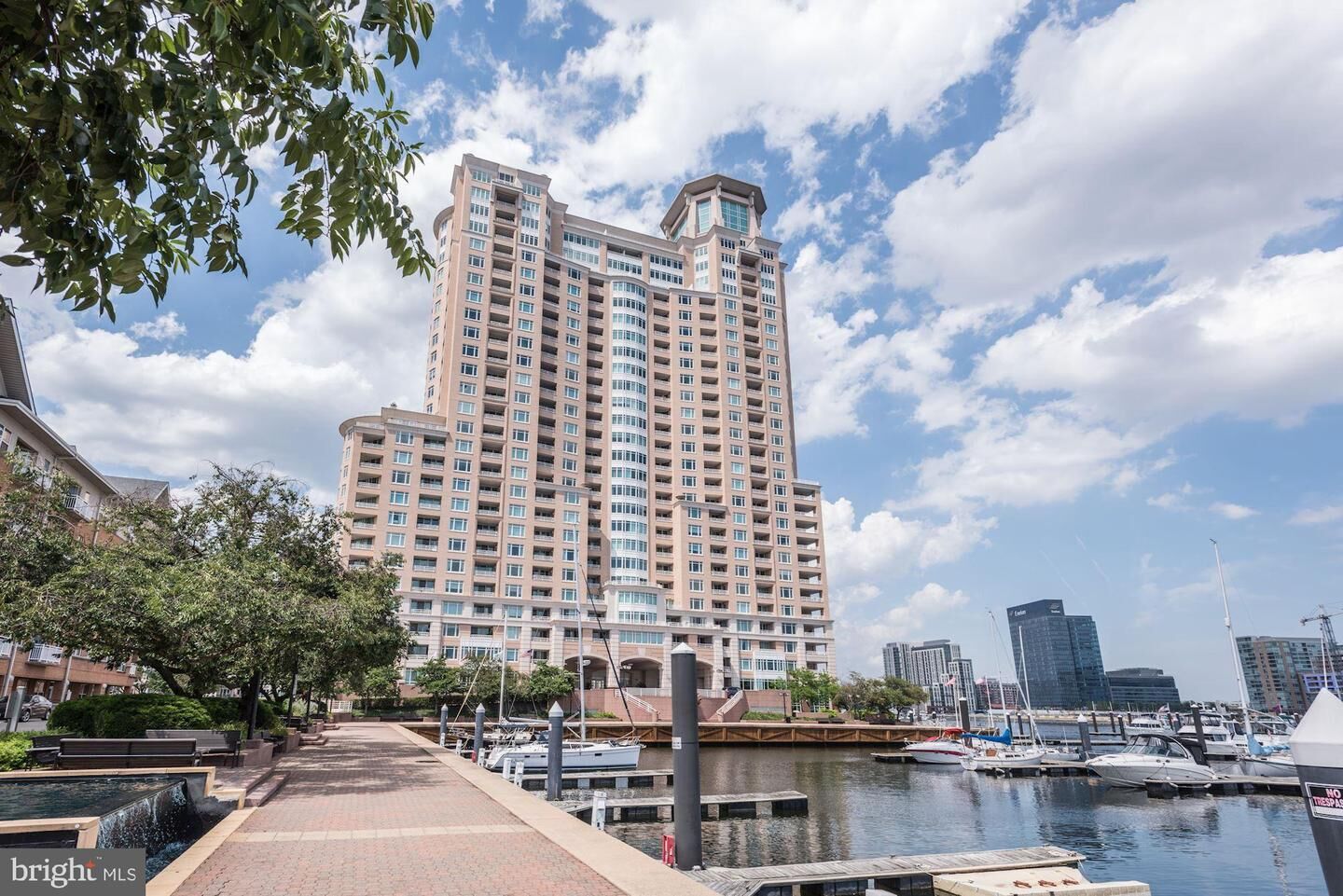 Property Photo:  100 Harborview Drive 1708  MD 21230 