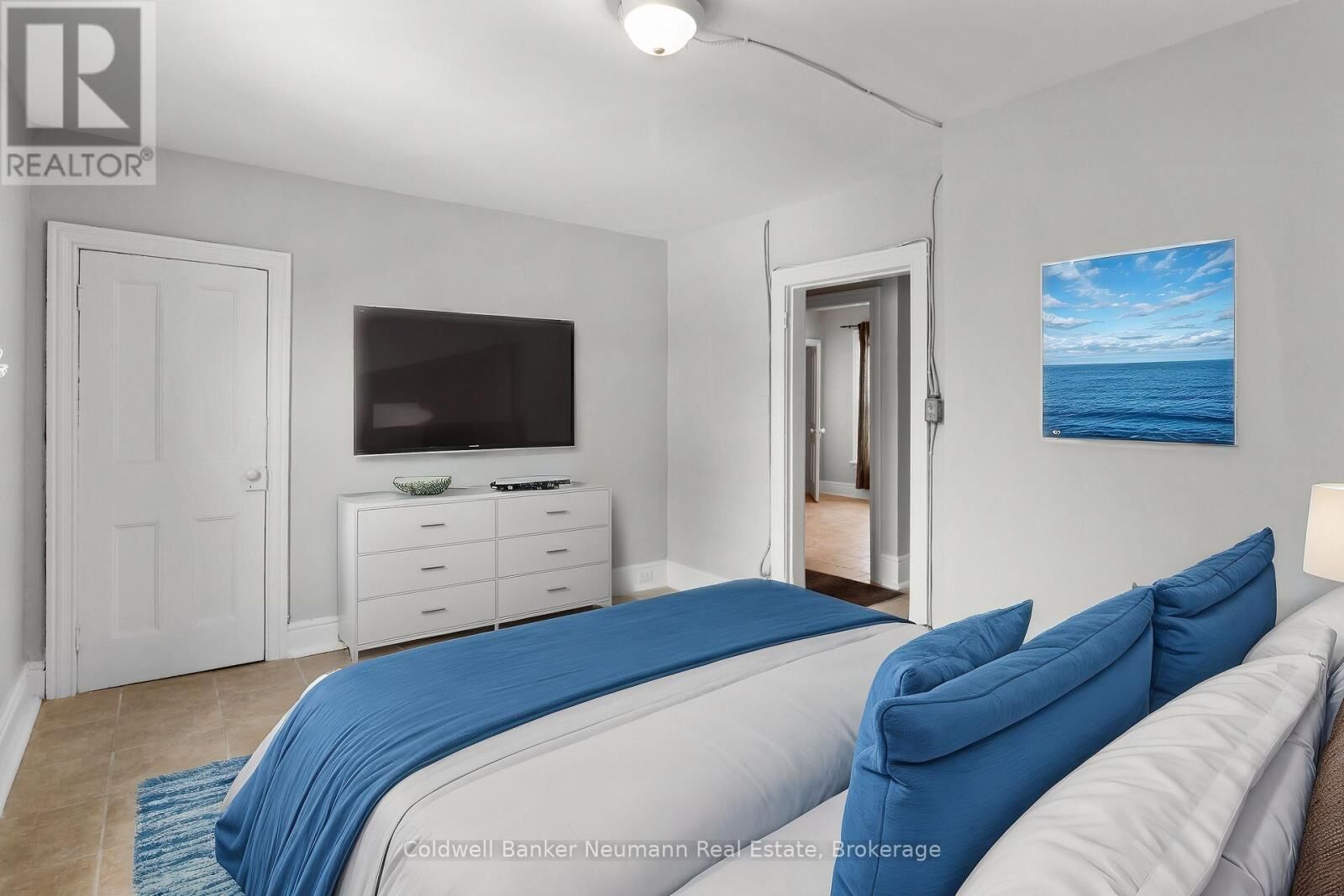 Property Photo:  43 Ontario Street D  ON N1E 3A9 