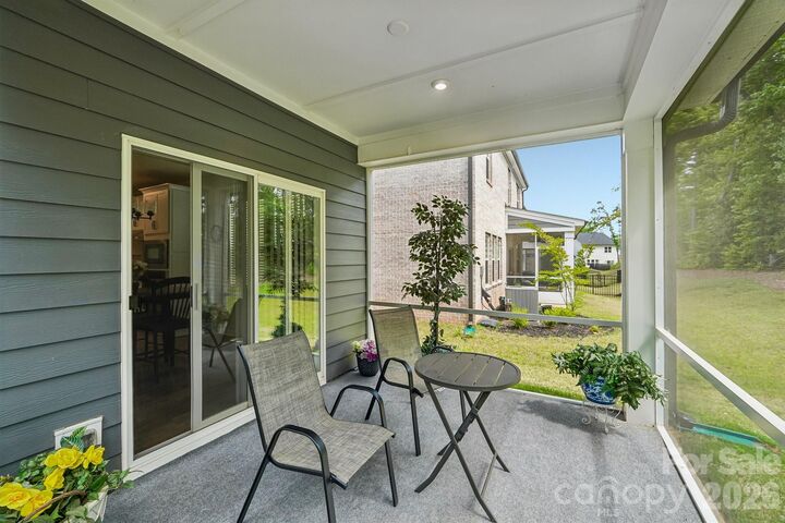 Property Photo: 8137 Franklin Trail Street NC 28227