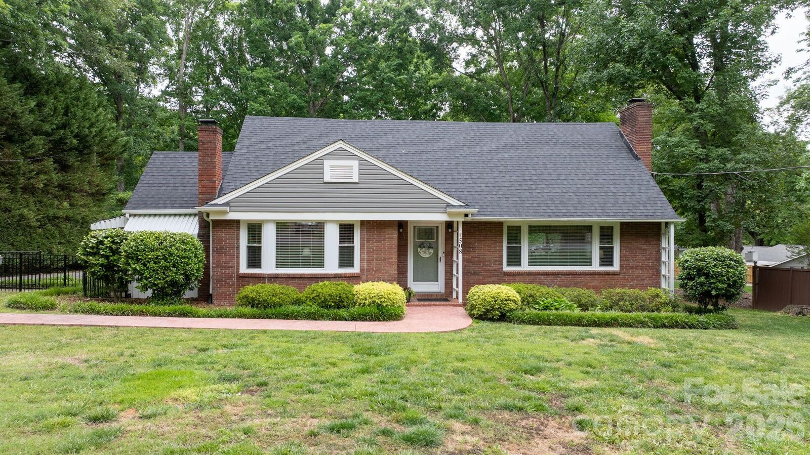 Property Photo:  508 2nd Avenue NE  NC 28613 