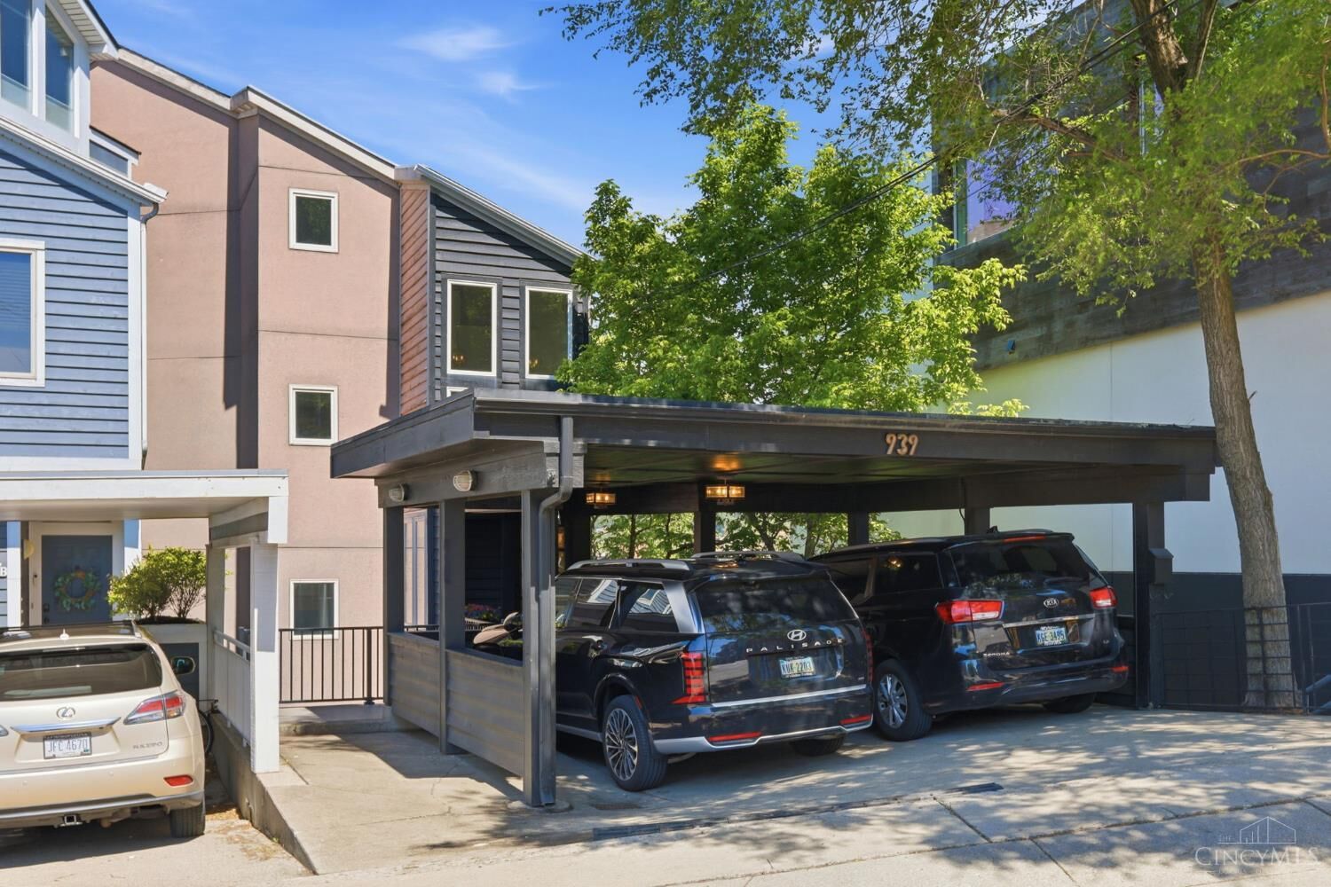 Property Photo: 939 Monastery Street OH 45202