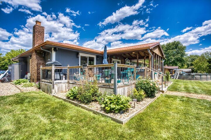 Property Photo:  4887 Dellen Road  OH 43125 
