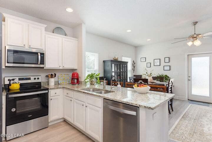 Property Photo:  7512 Shadow Lake Drive  FL 32407 