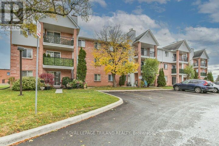 Property Photo:  1096 Jalna Boulevard 90  ON N6E 3B8 