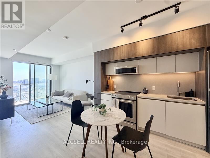 Property Photo:  185 Millway Avenue W1505  ON L4K 0L2 