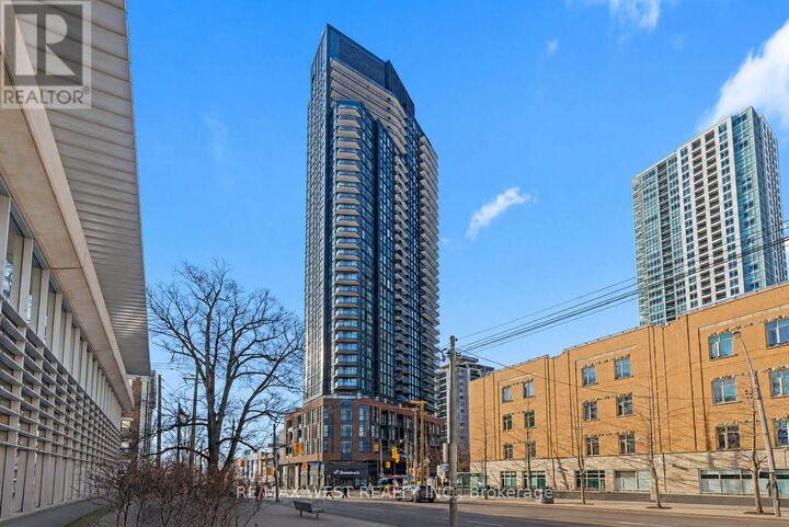 Property Photo:  159 Wellesley Street East 2006  ON M4Y 0H5 