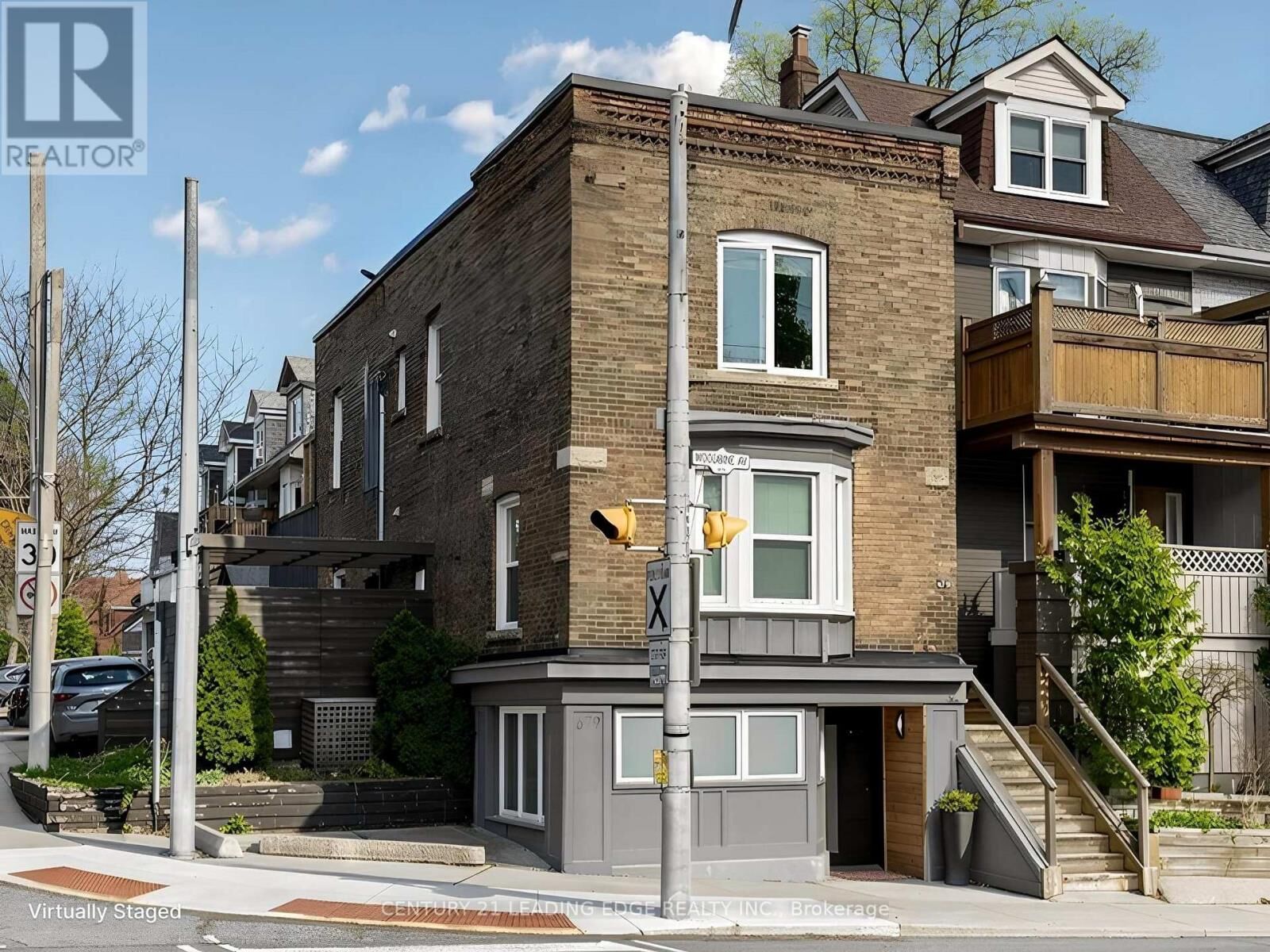 Property Photo:  679 Woodbine Avenue Main  ON M4E 2J3 