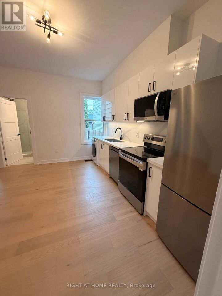 Property Photo:  751 Dupont Street 1  ON M6G 1Z5 