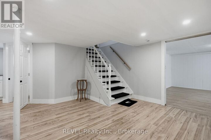 Property Photo:  76 Chestnut Street 2  ON L3K 1R6 