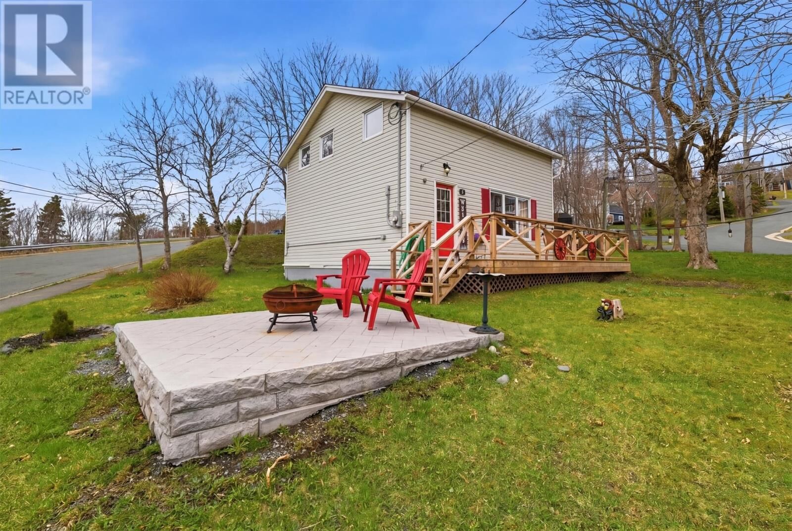 Property Photo: 2 Dorsey'S Lane NL A1G 1J5