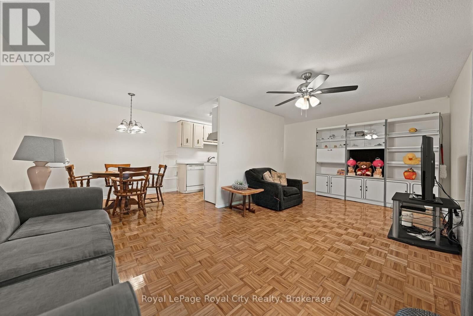 Property Photo:  234 Willow Road 102  ON N1H 7C6 