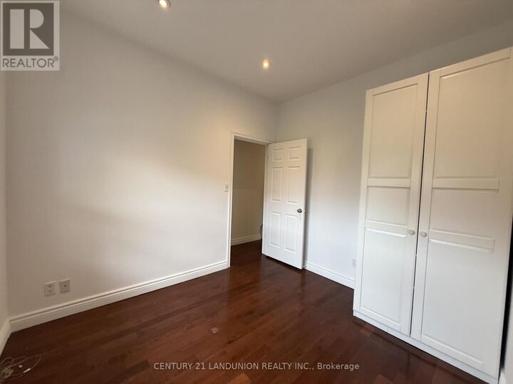 Property Photo:  457 Ossington Avenue  ON M6G 3T3 