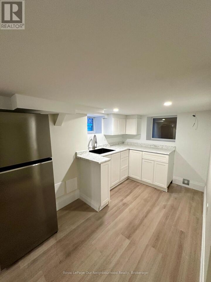Property Photo:  659 Vaughan Road 3  ON M6E 2Y4 