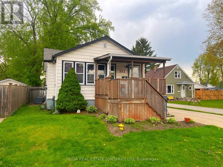 Property Photo:  993 Murphy Road West  ON N7S 2Y3 