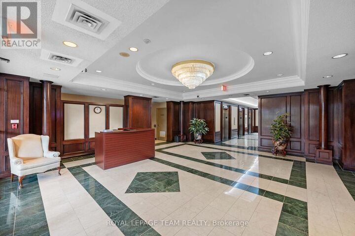 Property Photo:  1705 Playfair Drive 402  ON K1H 8P6 