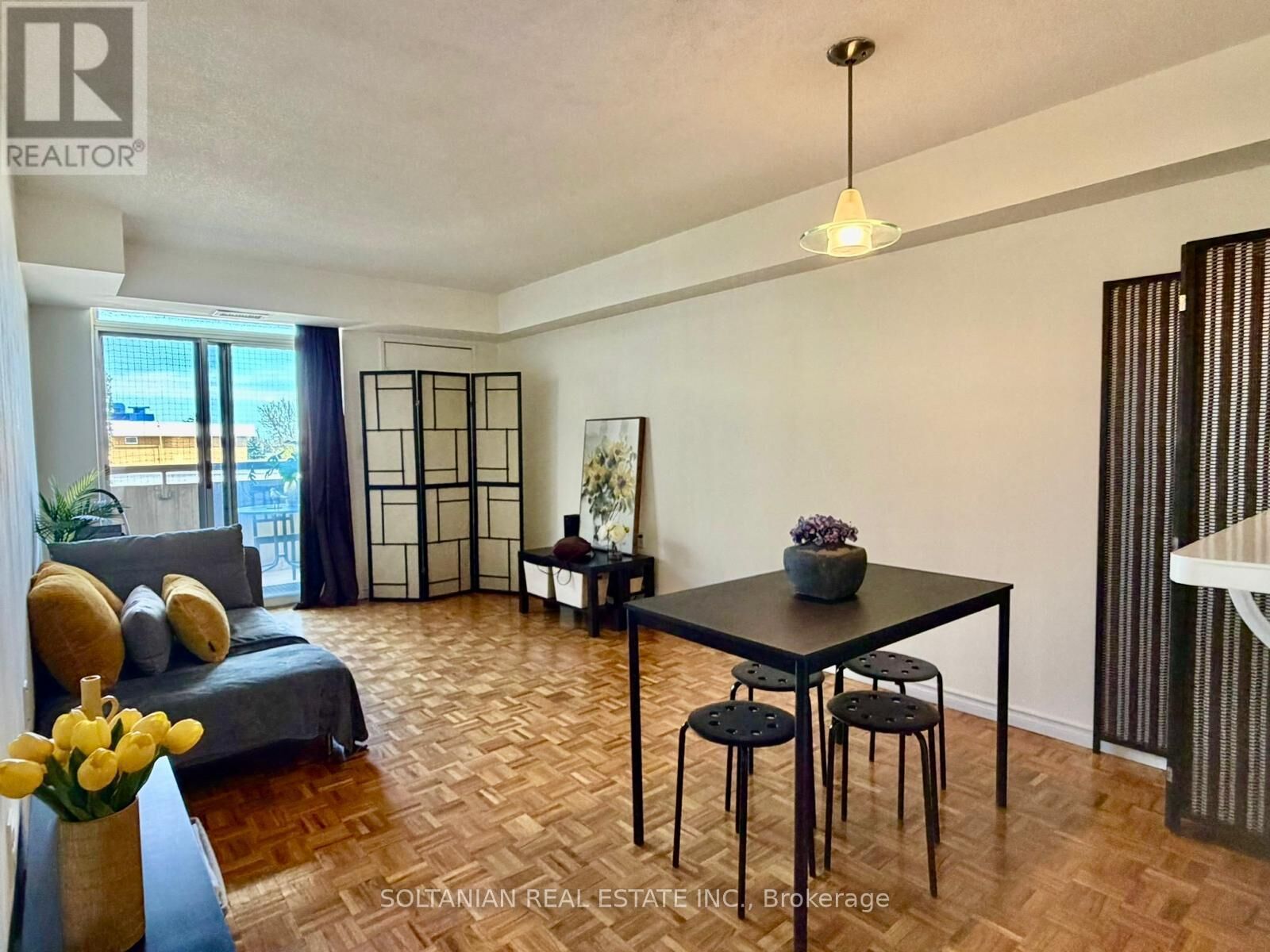 Property Photo:  555 Wilson Hts Boulevard 402  ON M3H 6B5 