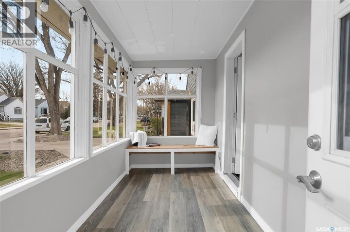Property Photo:  1314 6th Avenue N  SK S7K 2T8 