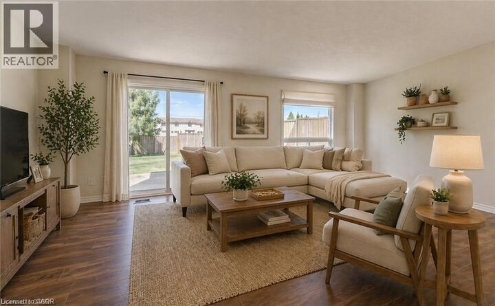 Property Photo:  90 Ralgreen Crescent  ON N2M 1T9 