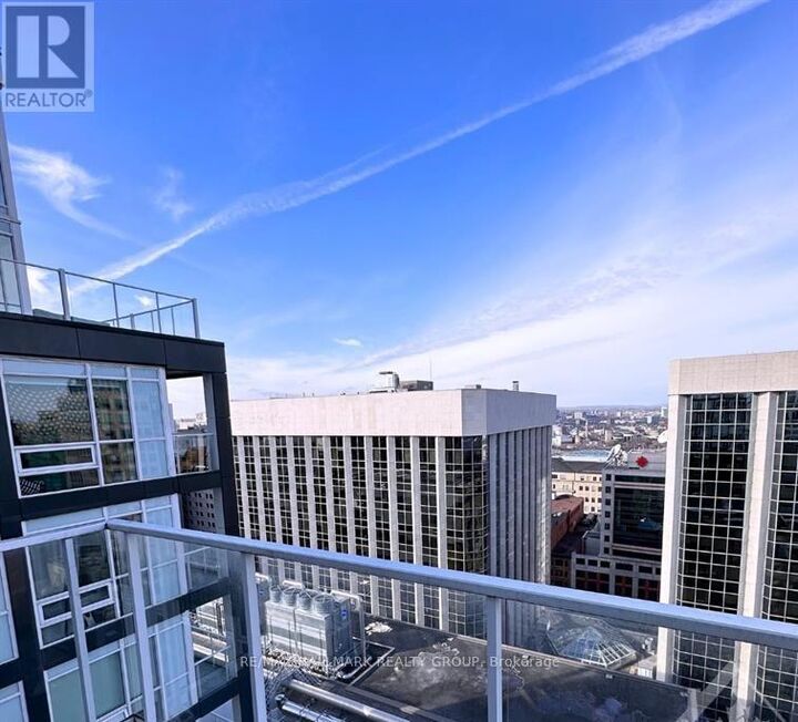 Property Photo:  199 Slater Street 2115  ON K1P 0C8 