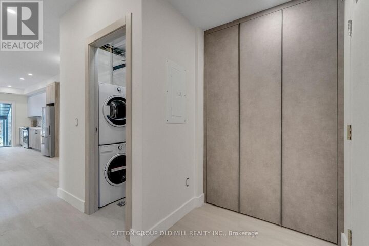 Property Photo:  625 Harvie Avenue 03  ON M6E 4M4 