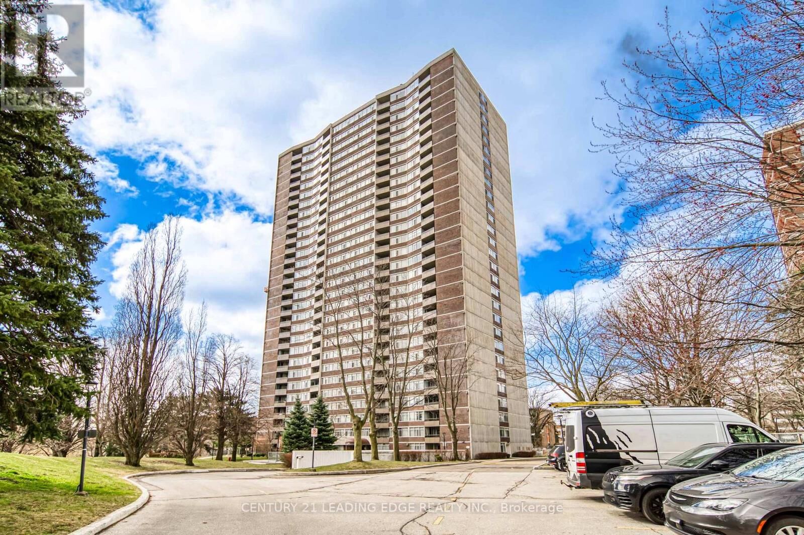 Property Photo:  3100 Kirwin Avenue 1007  ON L5A 3S6 