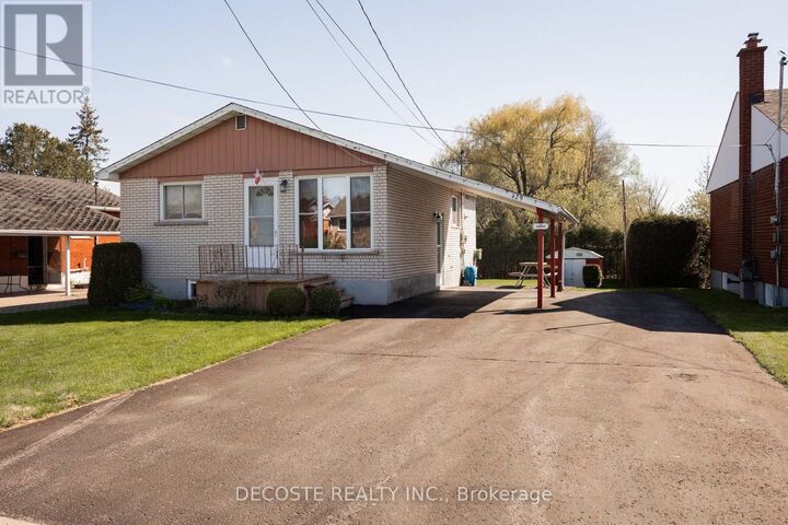 Property Photo:  429 Dominion Street South  ON K0C 1A0 