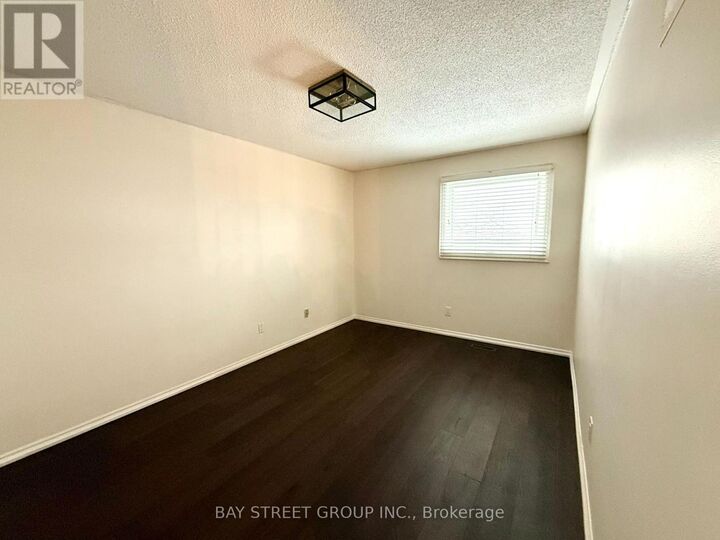 Property Photo:  4497 Longmoor Road Room 3  ON L5M 4H6 