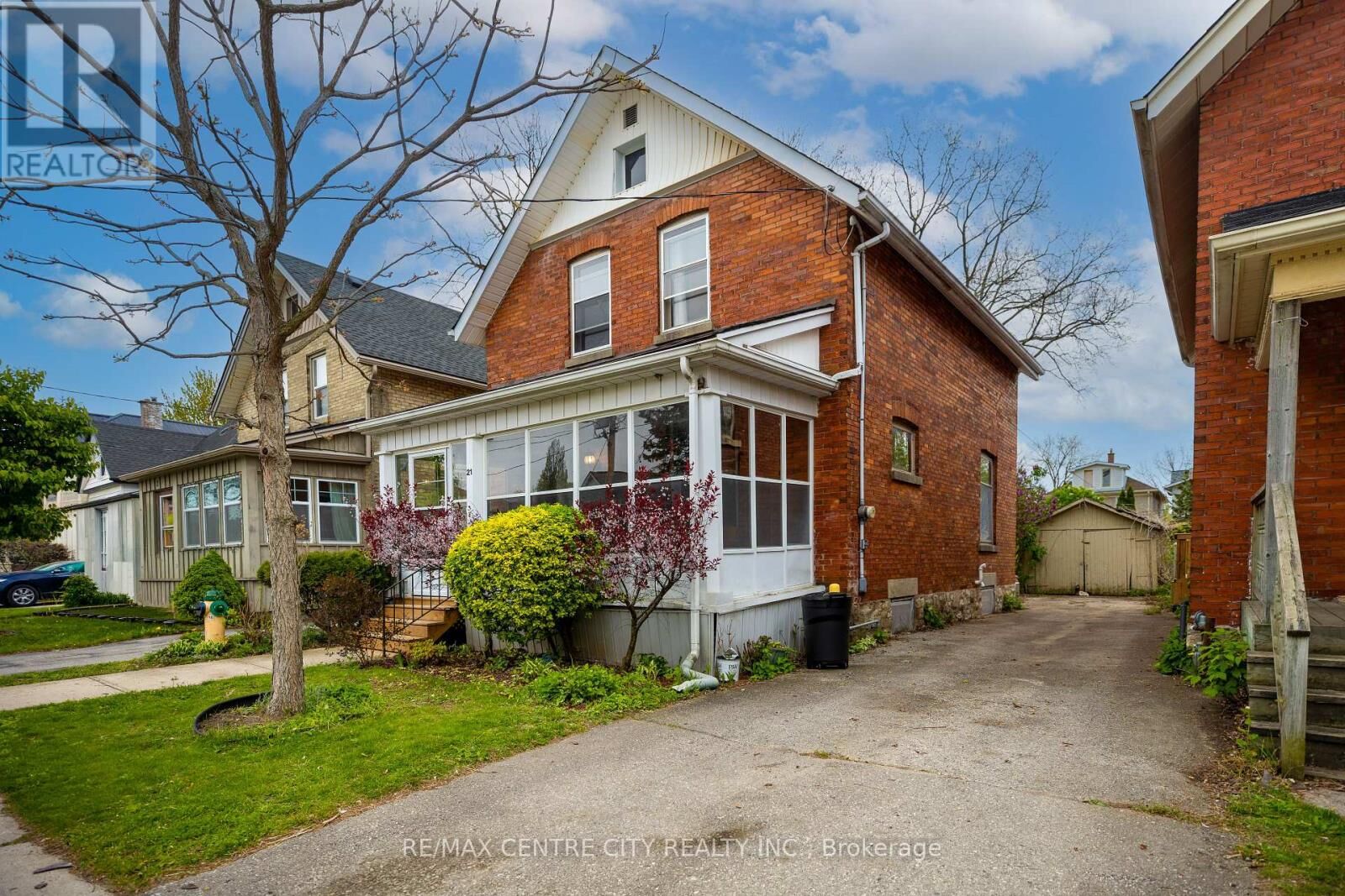Property Photo:  21 Erie Street  ON N5R 2M4 