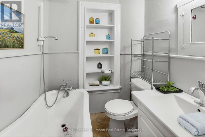 Photo de la propriété: 43 Ontario Street D ON N1E 3A9
