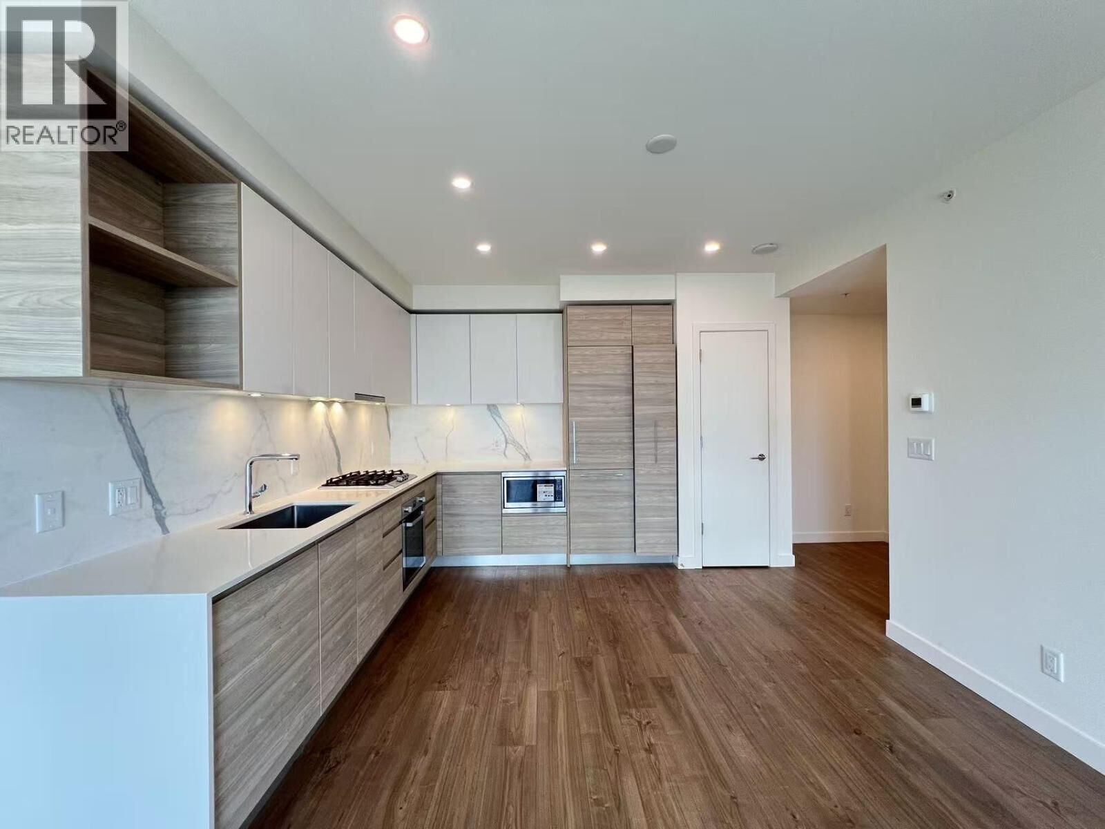 Property Photo:  585 Austin Avenue 808  BC V3K 0G6 