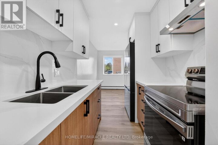 Property Photo:  456 Carlton Street 5  ON L2M 4X1 