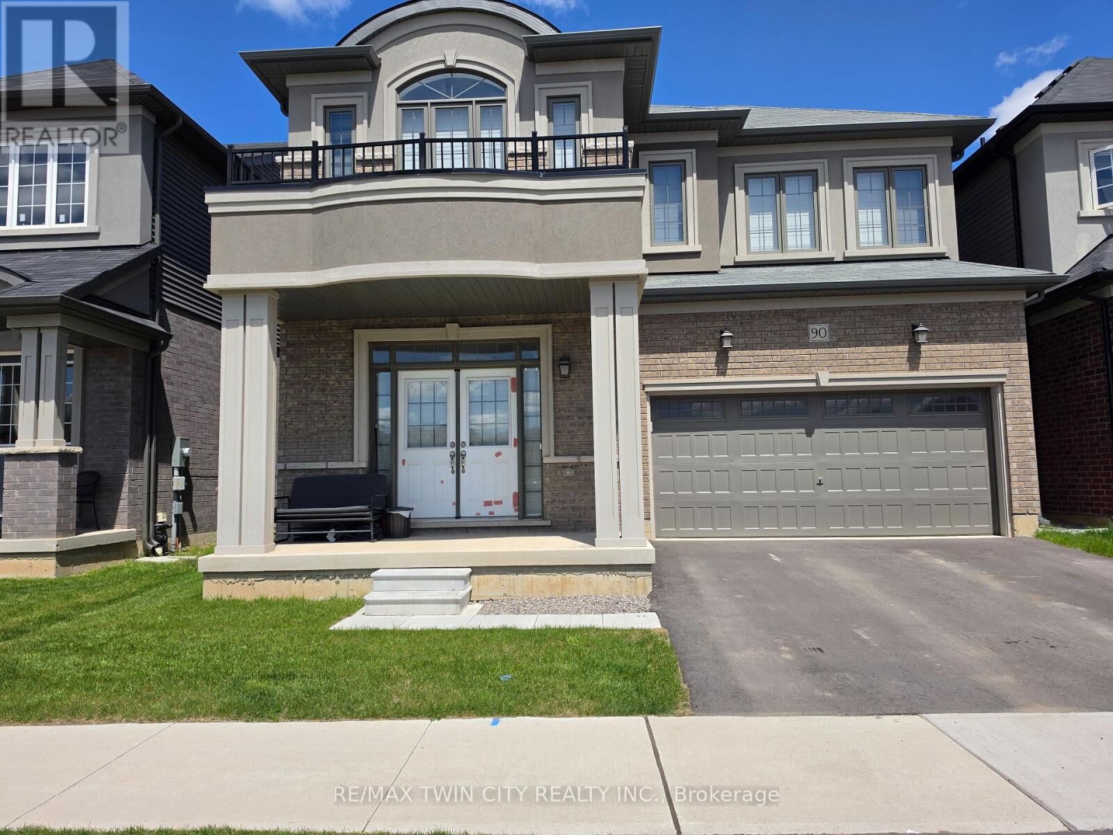 Property Photo:  90 Stauffer Road  ON N3V 0B5 