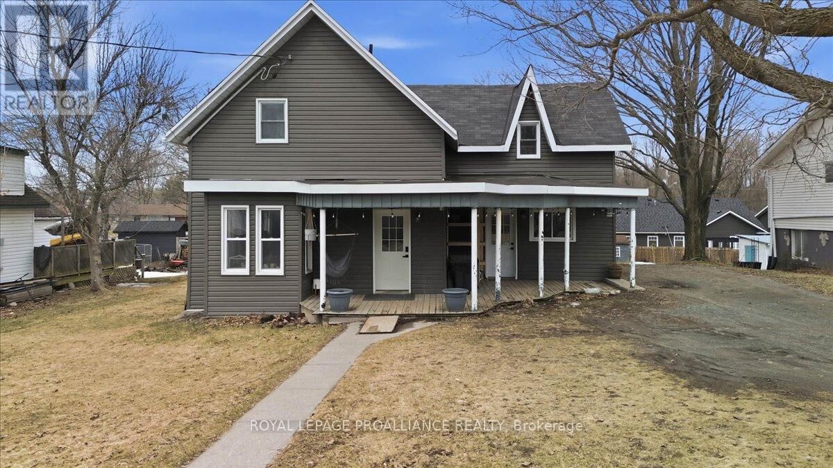 Property Photo:  61 Madoc Street  ON K0K 2M0 