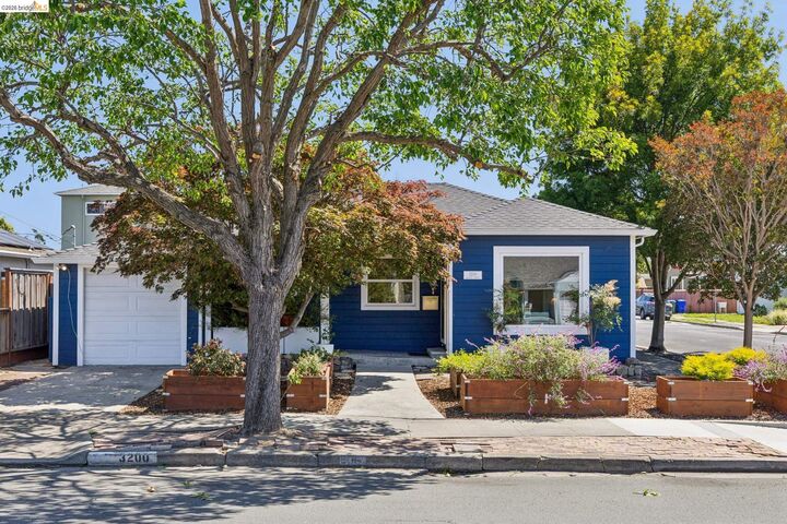 Property Photo: 3200 McBryde Ave CA 94804