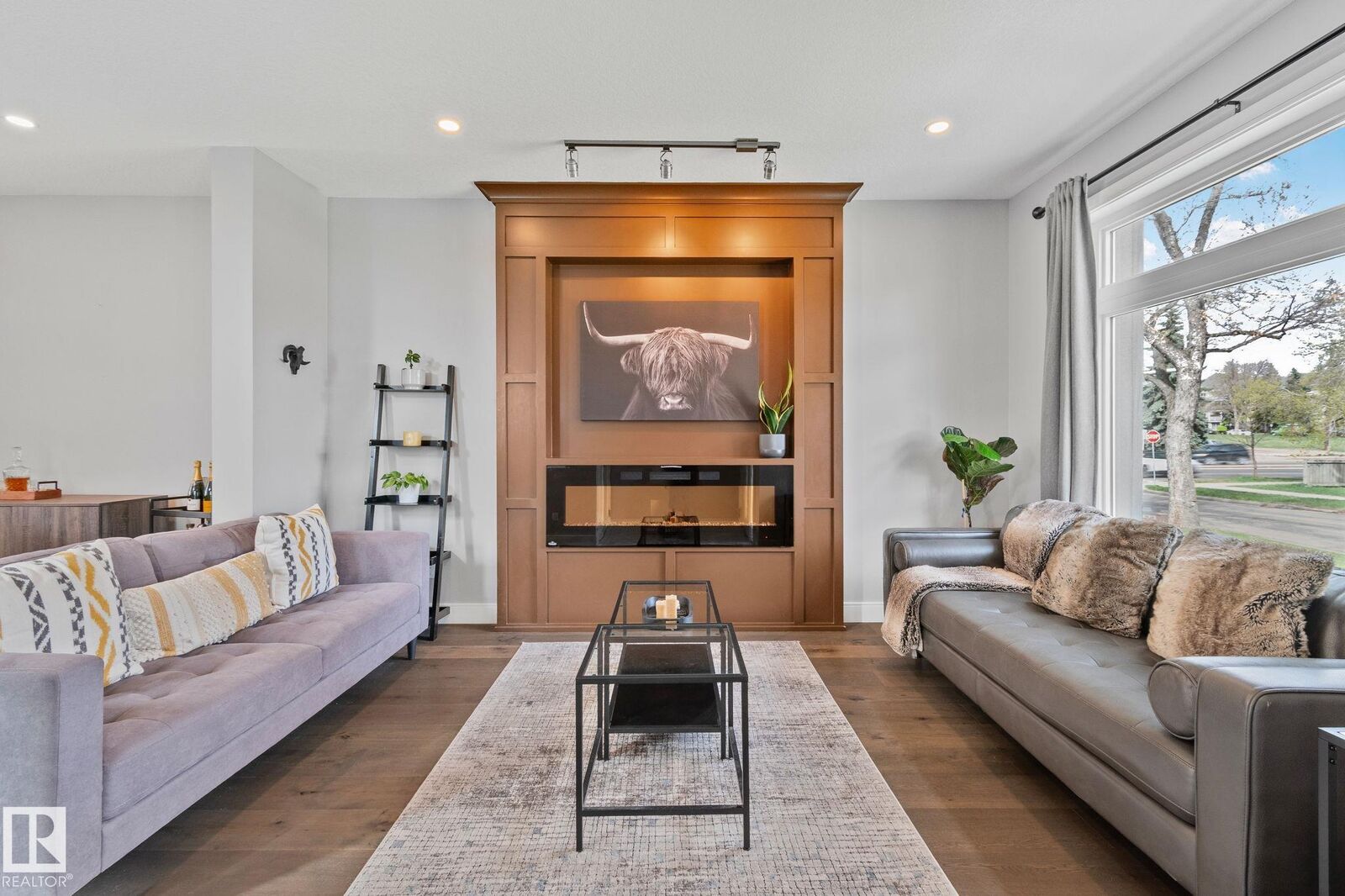 Property Photo:  9855 79 Avenue NW  AB T6E 1R2 