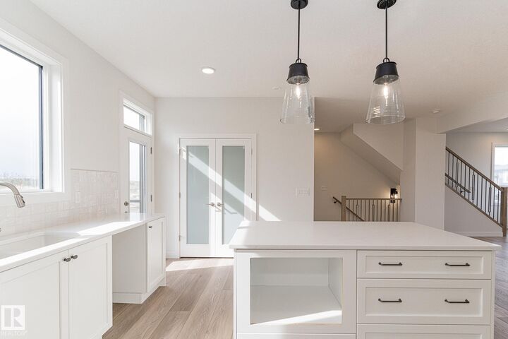 Property Photo:  7135 May Crescent NW  AB T6R 0V9 